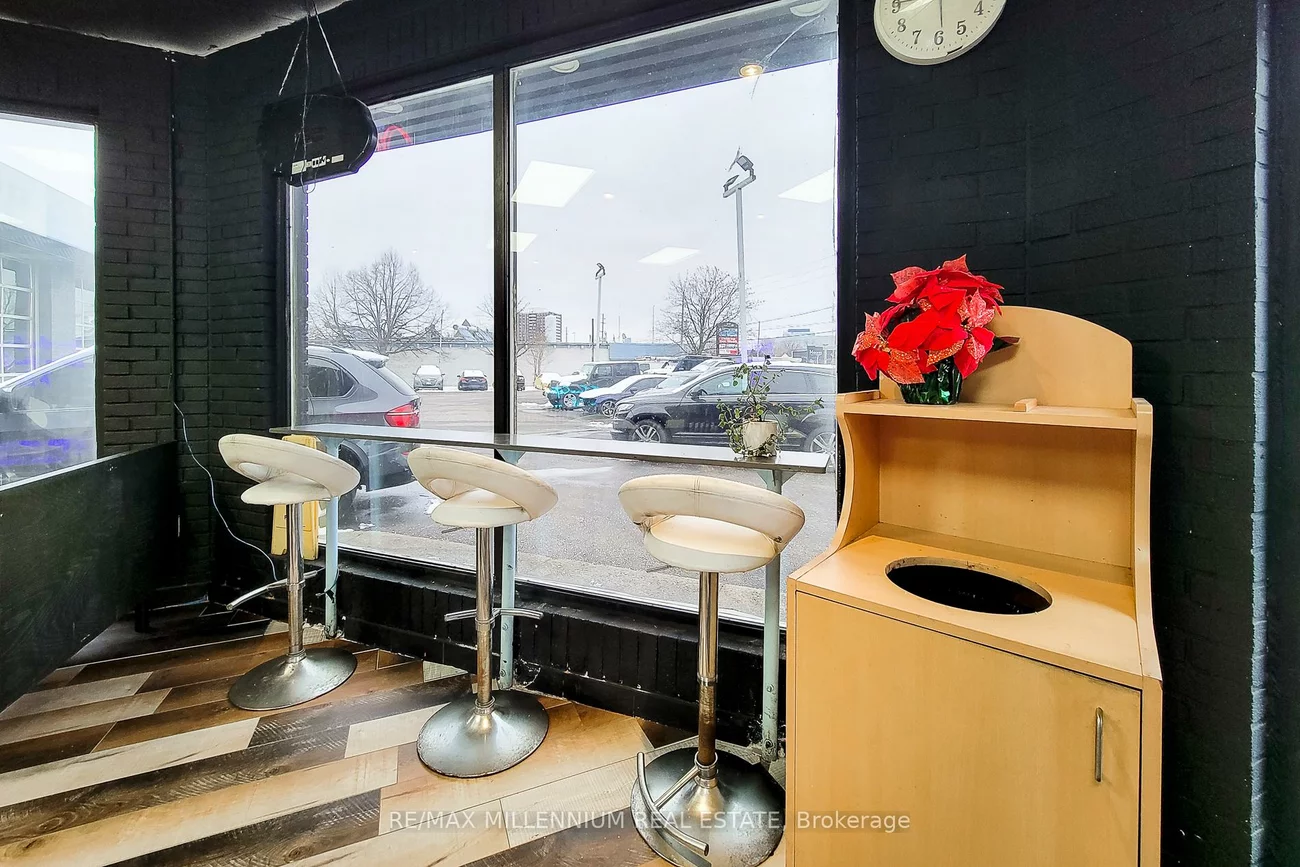 2121, Dundas, Dixie, Mississauga