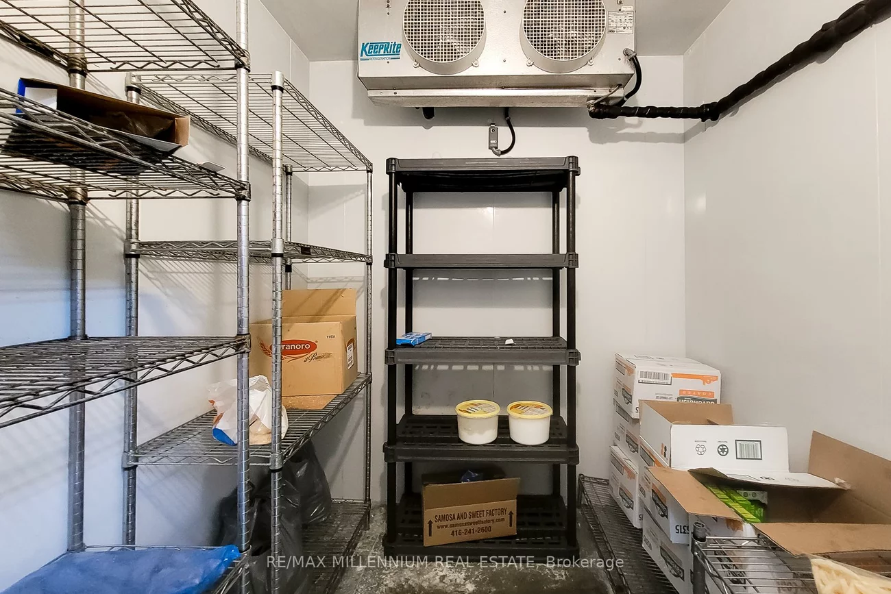 2121, Dundas, Dixie, Mississauga