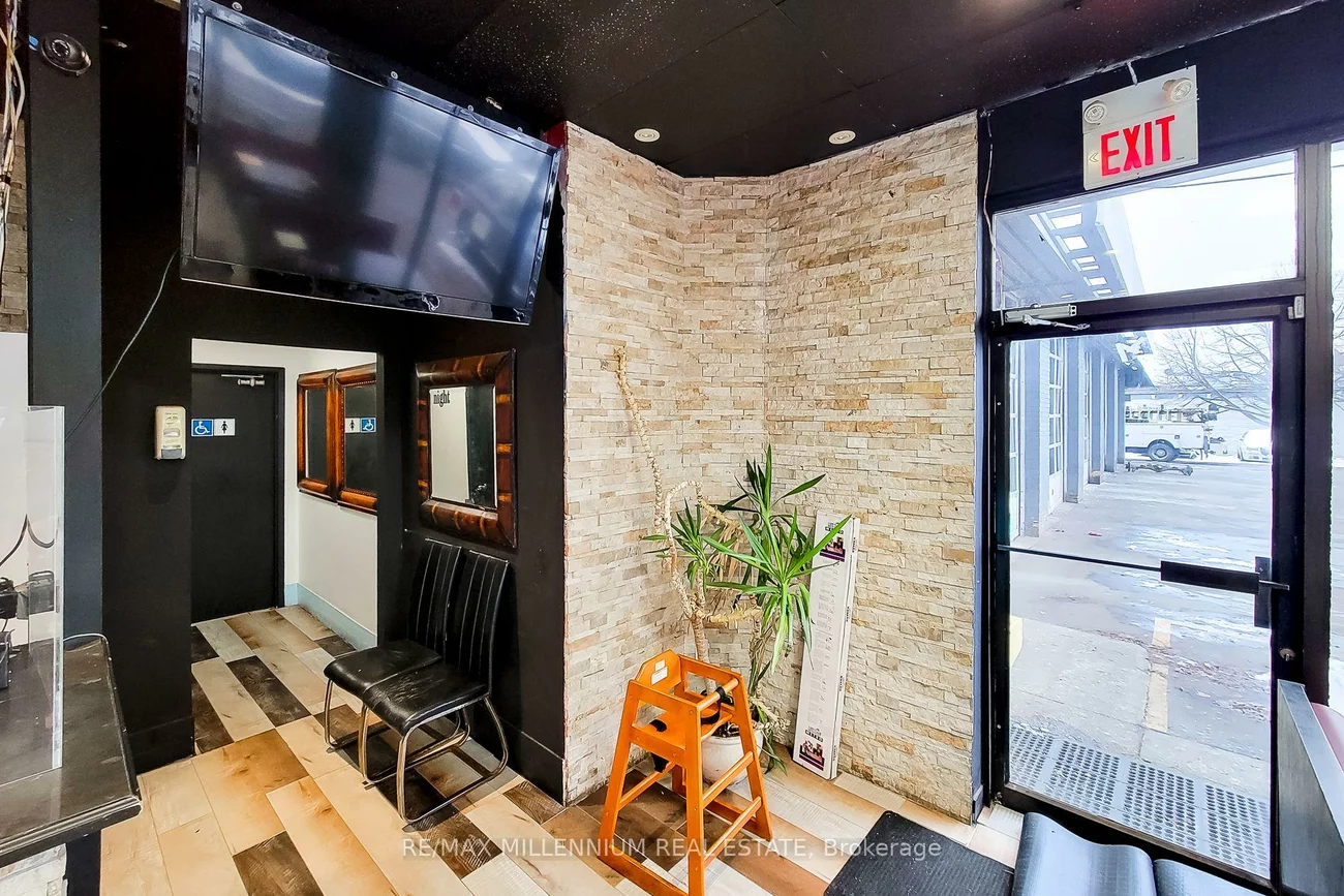 2121, Dundas, Dixie, Mississauga