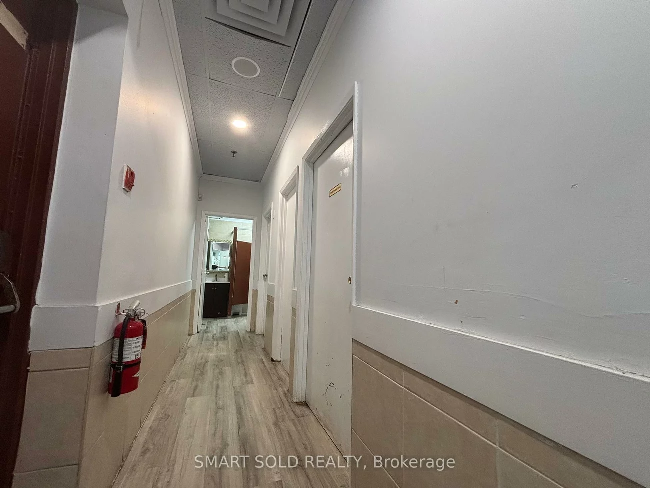 60, Dundas, Cooksville, Mississauga