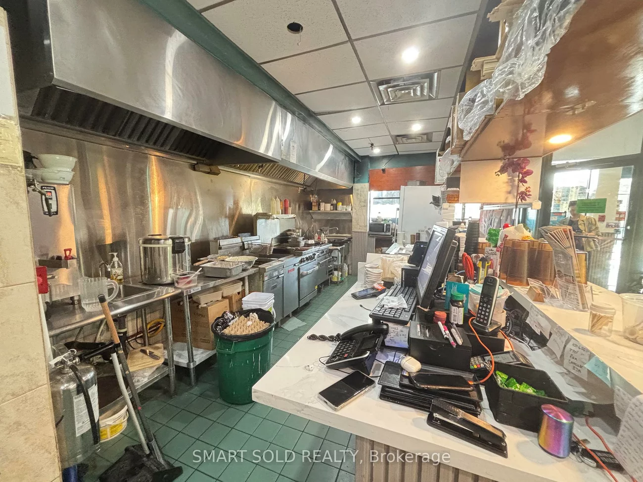 60, Dundas, Cooksville, Mississauga