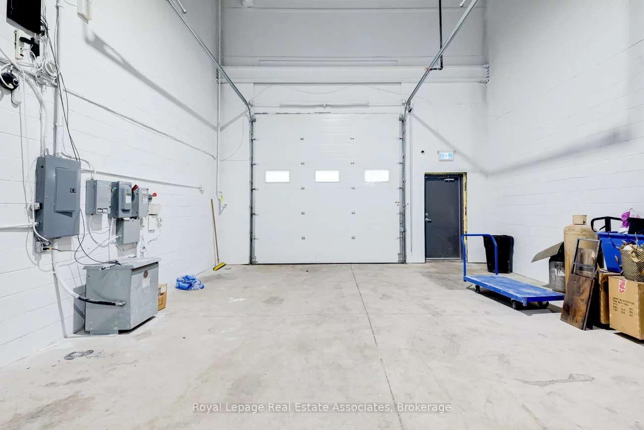 5250, Solar, Airport Corporate, Mississauga