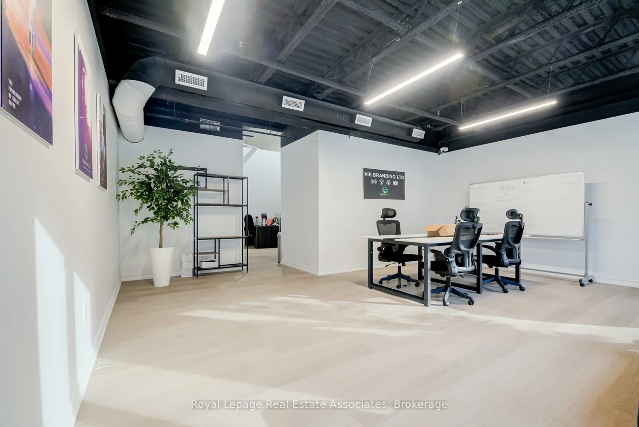 5250, Solar, Airport Corporate, Mississauga