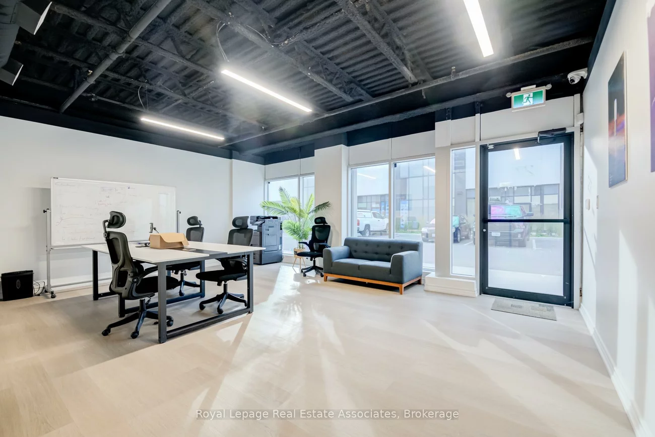 5250, Solar, Airport Corporate, Mississauga