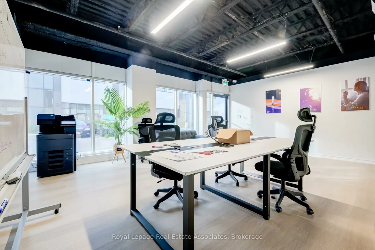 5250, Solar, Airport Corporate, Mississauga