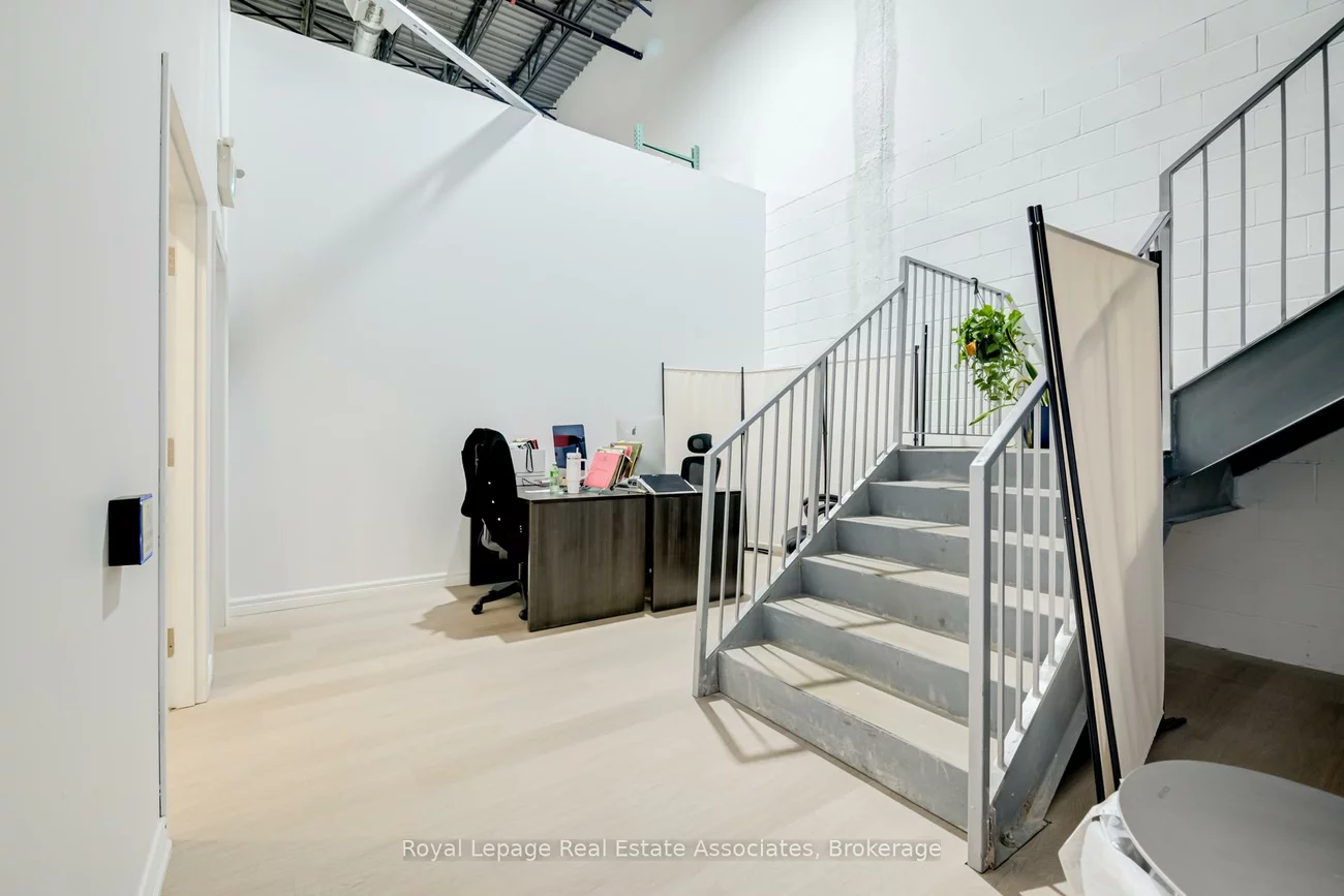 5250, Solar, Airport Corporate, Mississauga