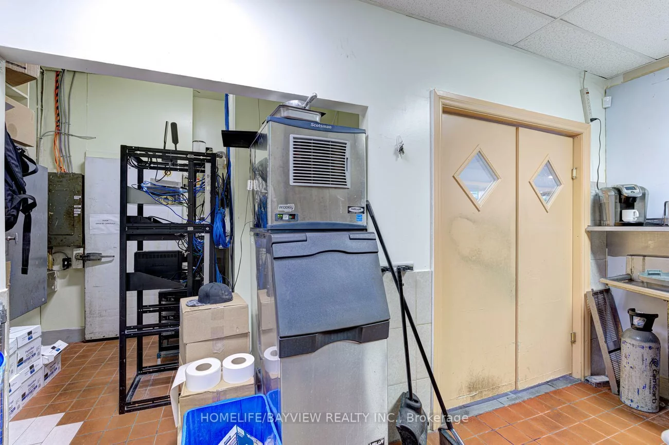2425, Truscott, Clarkson, Mississauga