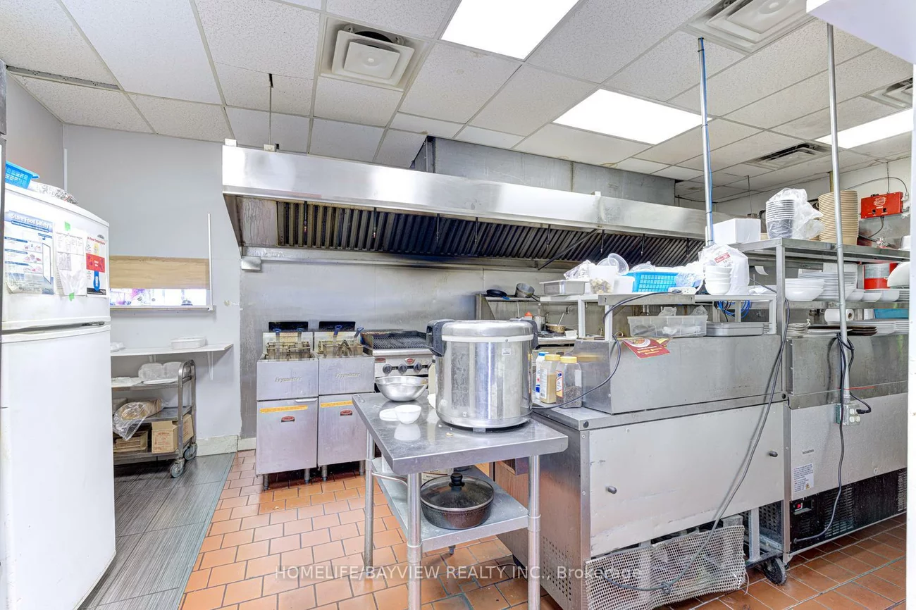 2425, Truscott, Clarkson, Mississauga