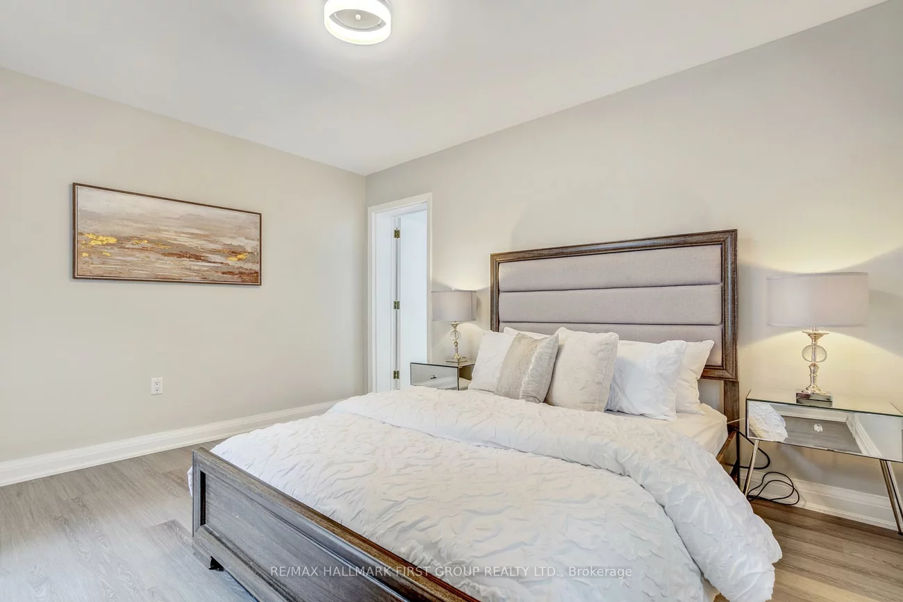 1395, Hurontario, Mineola, Mississauga