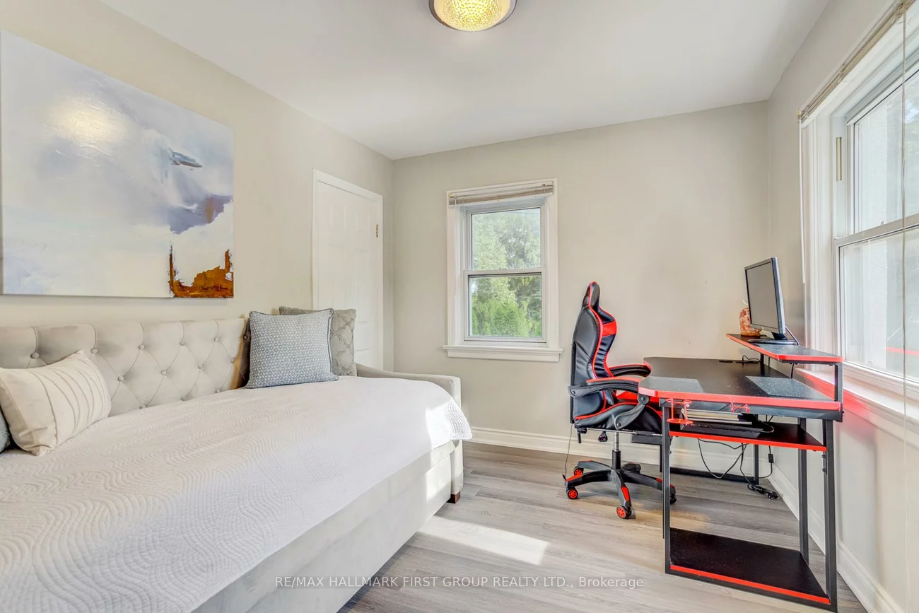 1395, Hurontario, Mineola, Mississauga