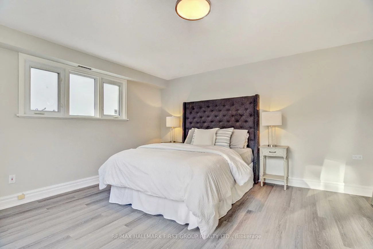 1395, Hurontario, Mineola, Mississauga