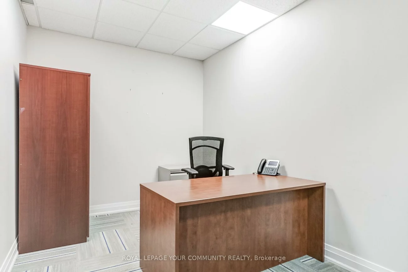 6-1185, Queensway, Dixie, Mississauga