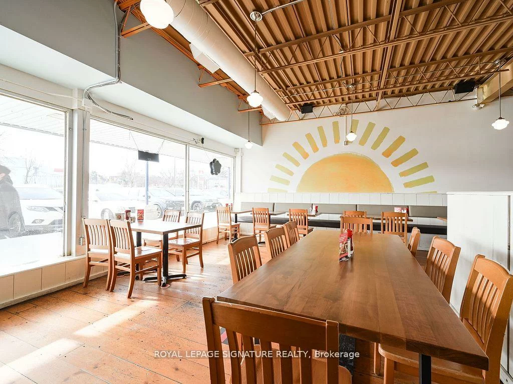 1375, Southdown, Clarkson, Mississauga