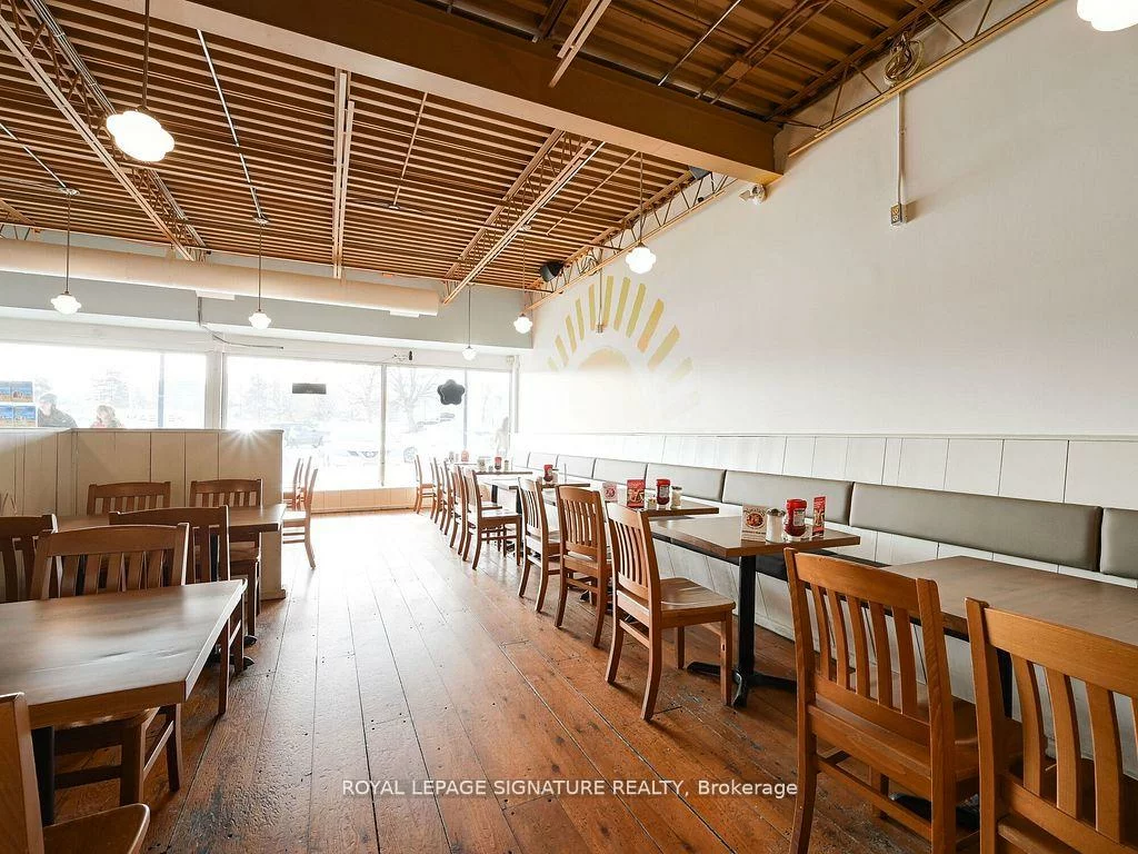 1375, Southdown, Clarkson, Mississauga