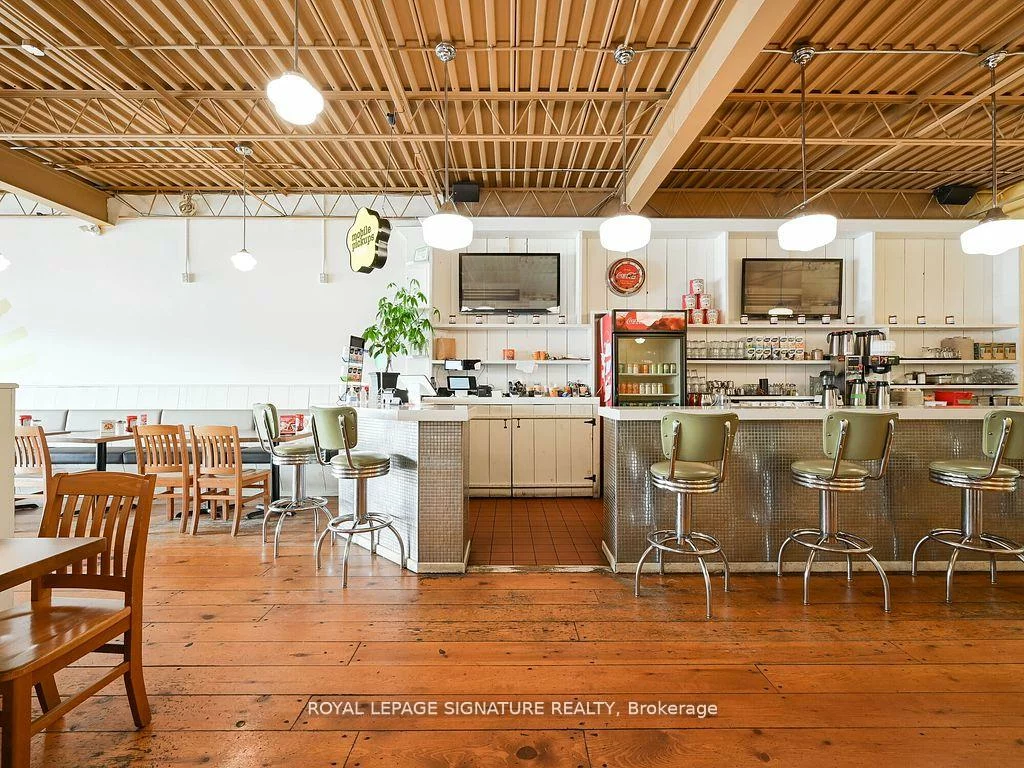 1375, Southdown, Clarkson, Mississauga