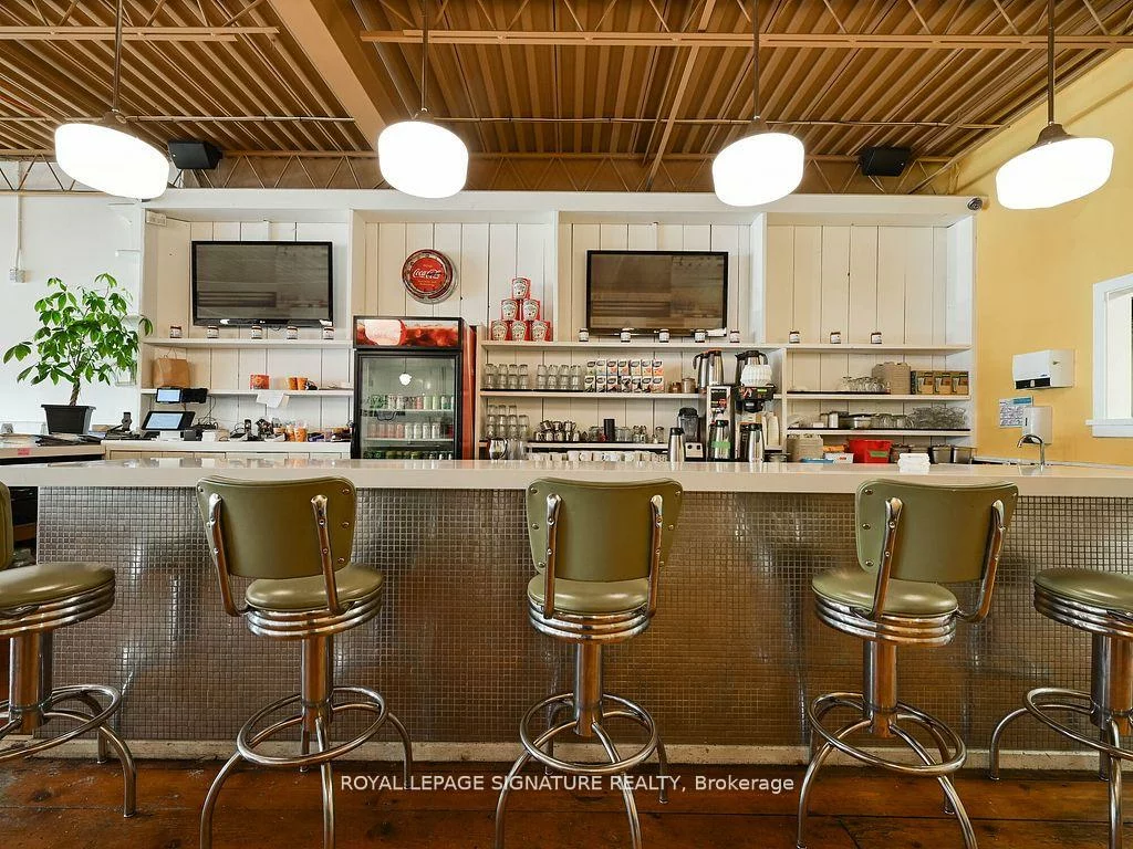 1375, Southdown, Clarkson, Mississauga