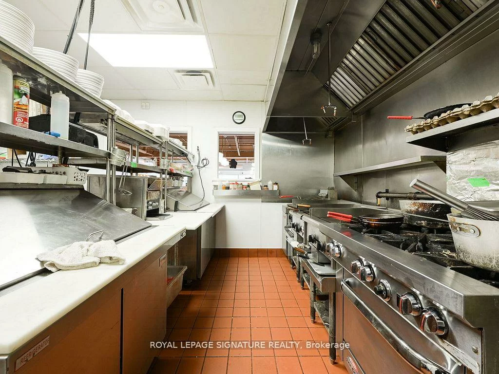 1375, Southdown, Clarkson, Mississauga