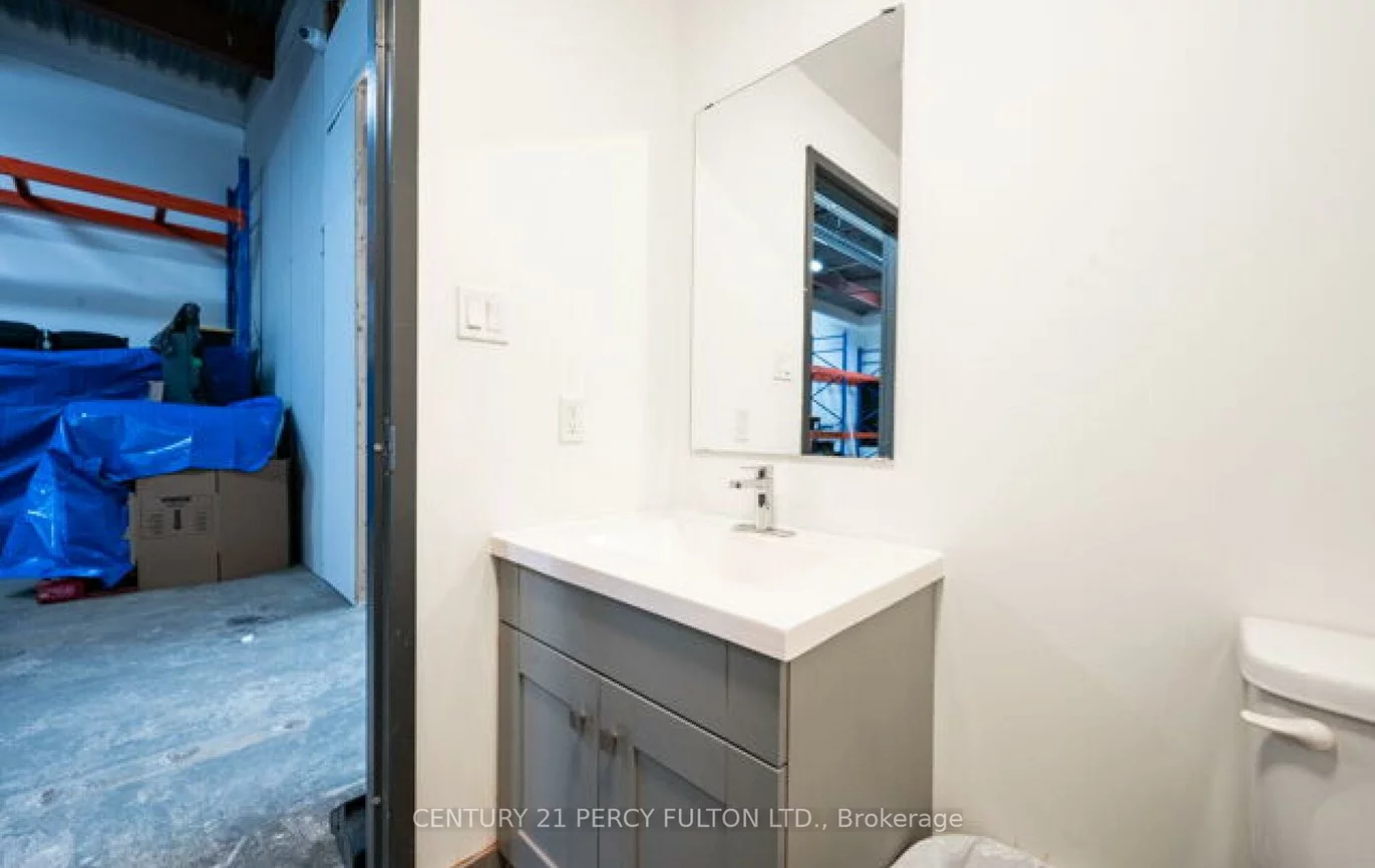 755, Queensway, Dixie, Mississauga