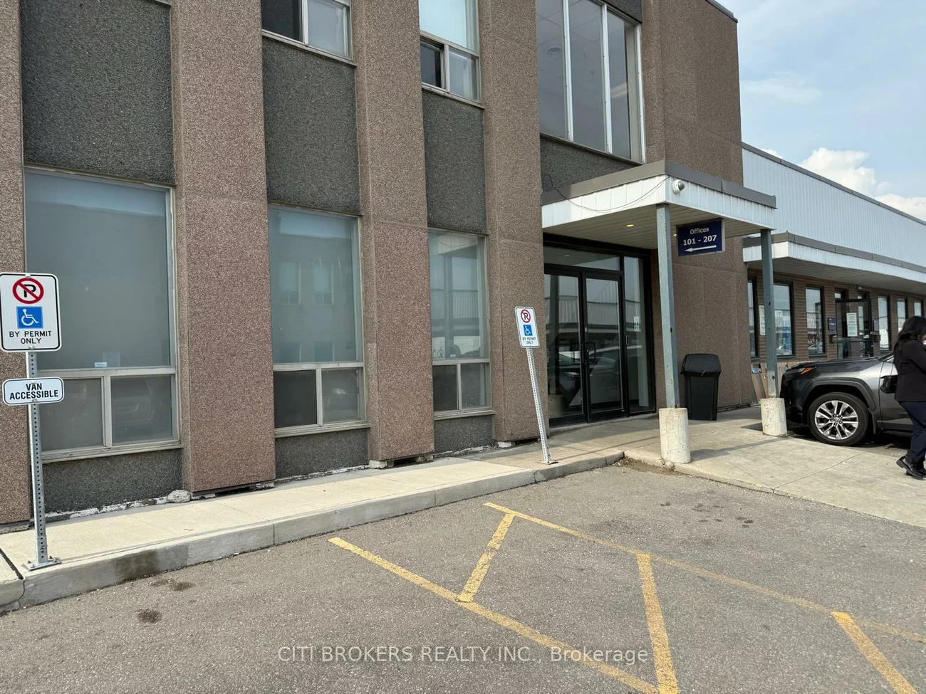 2465, Cawthra, Dixie, Mississauga