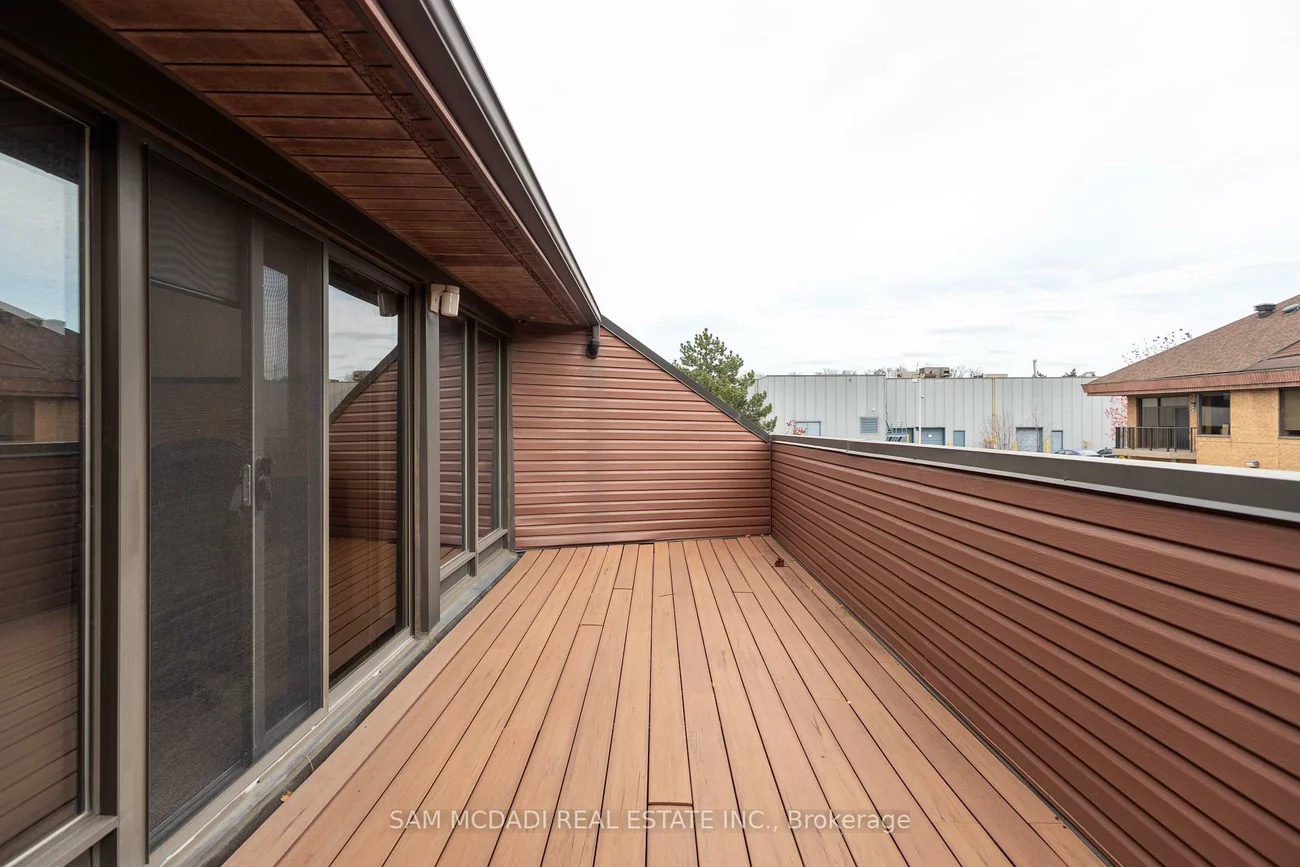 120, Traders, Gateway, Mississauga