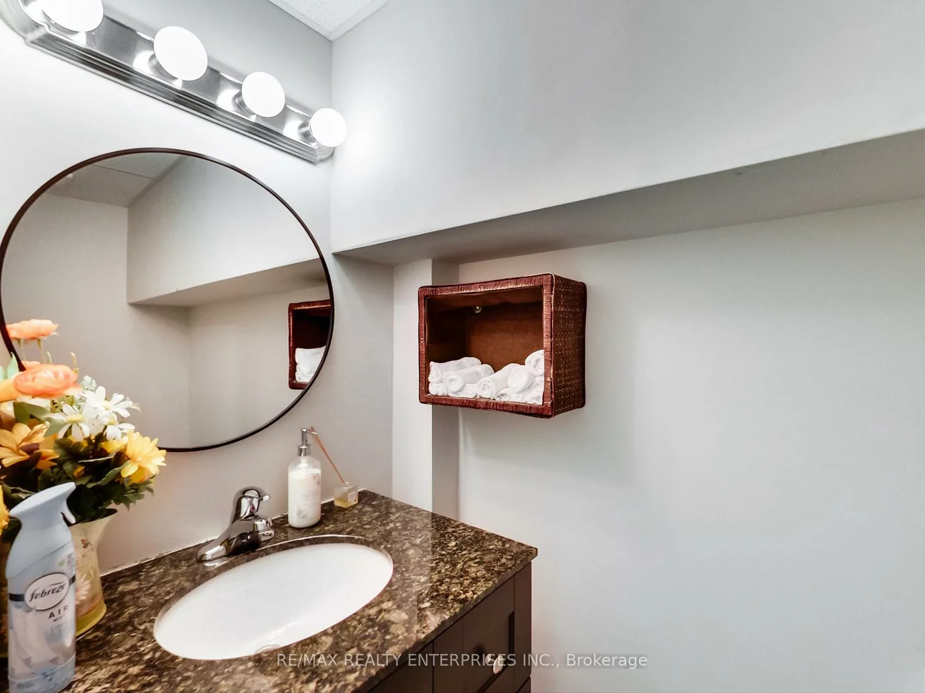 1735, Lakeshore, Clarkson, Mississauga