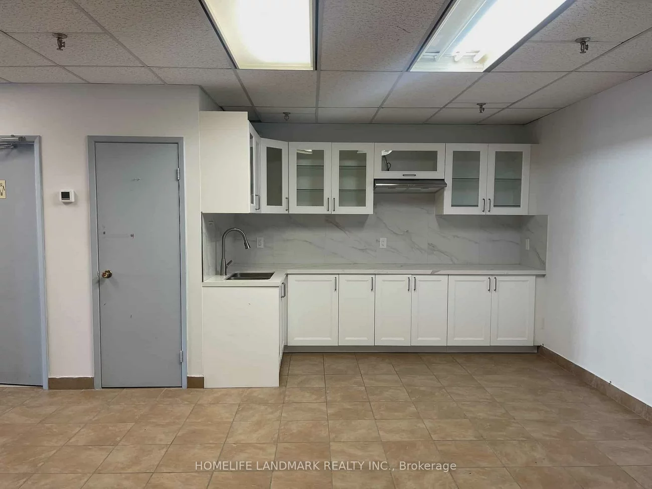 2465, Cawthra, Dixie, Mississauga