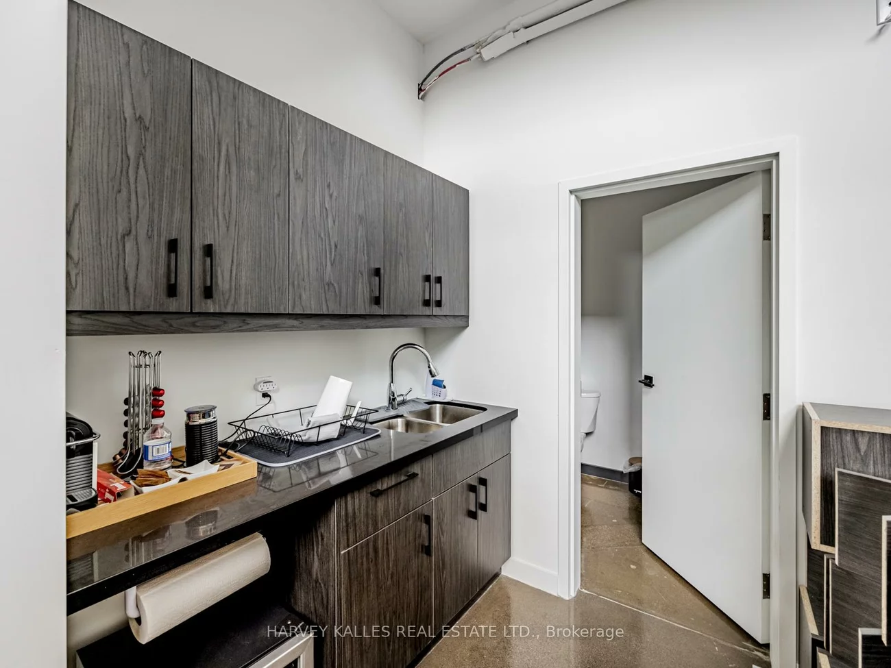 1215, Queensway, Dixie, Mississauga