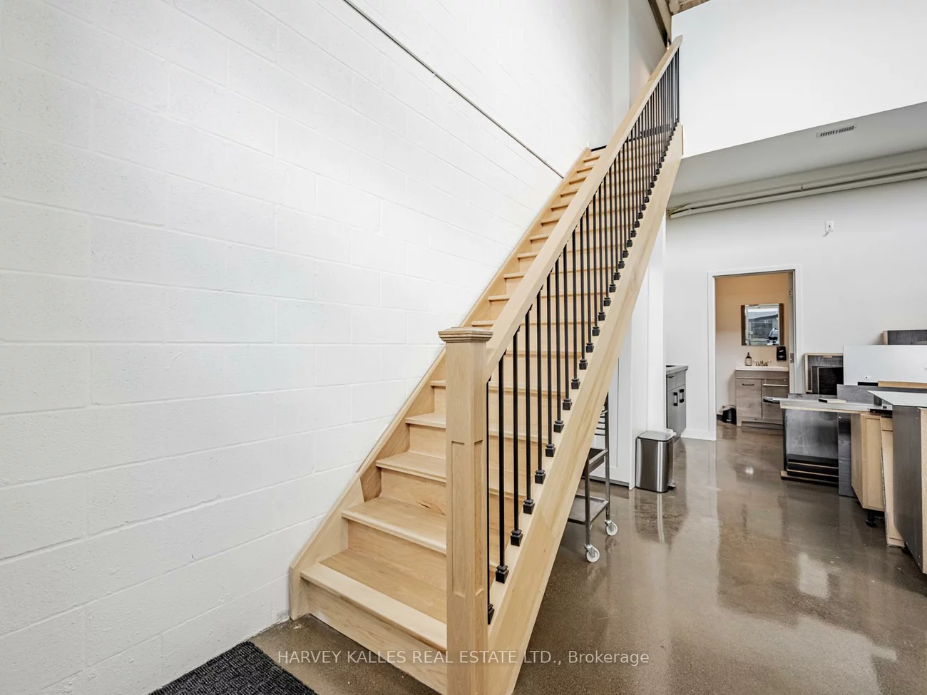1215, Queensway, Dixie, Mississauga