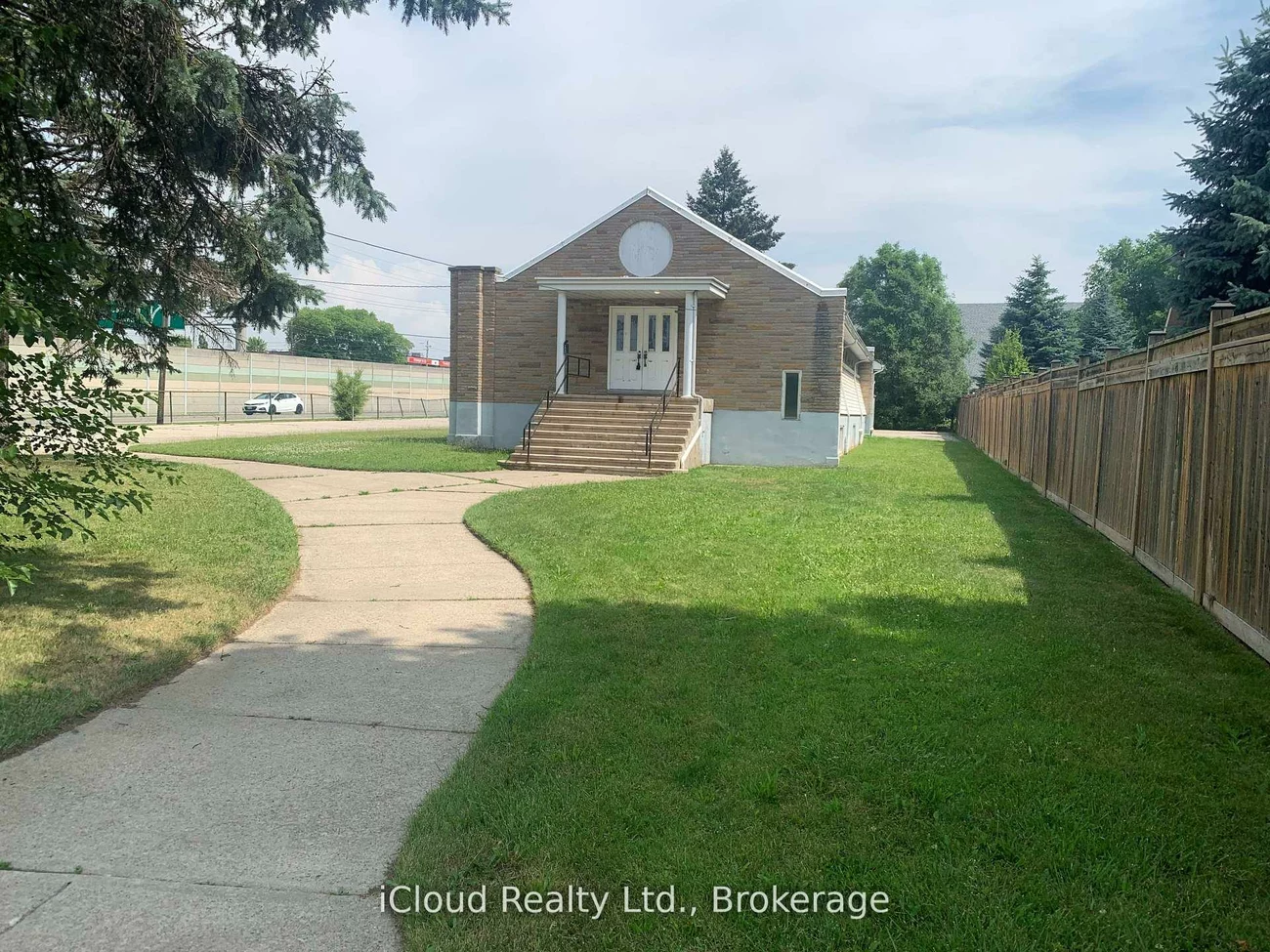 1649, Crediton, Mineola, Mississauga