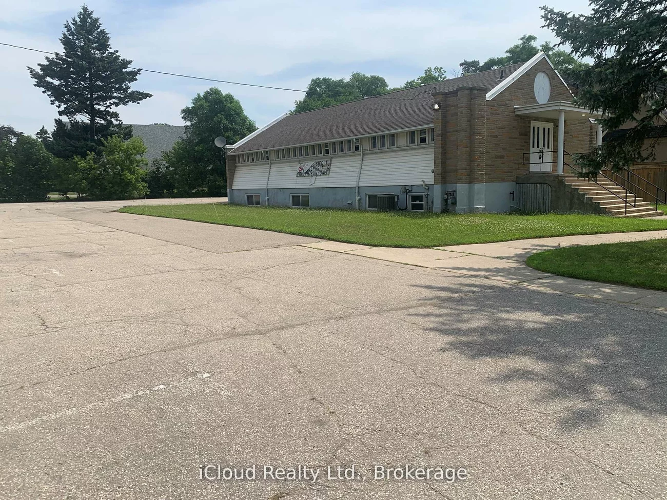 1649, Crediton, Mineola, Mississauga