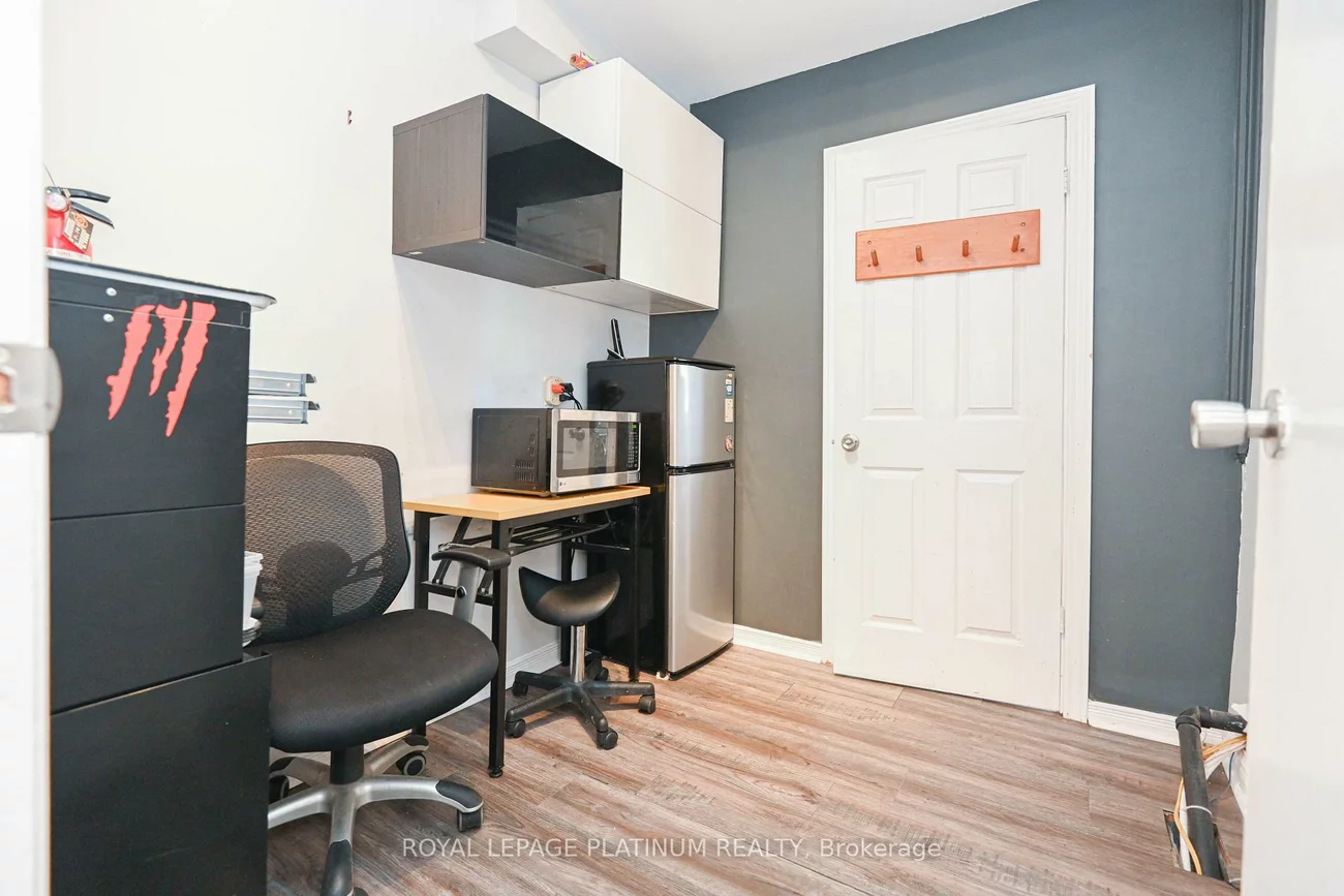 37, Dundas, Cooksville, Mississauga