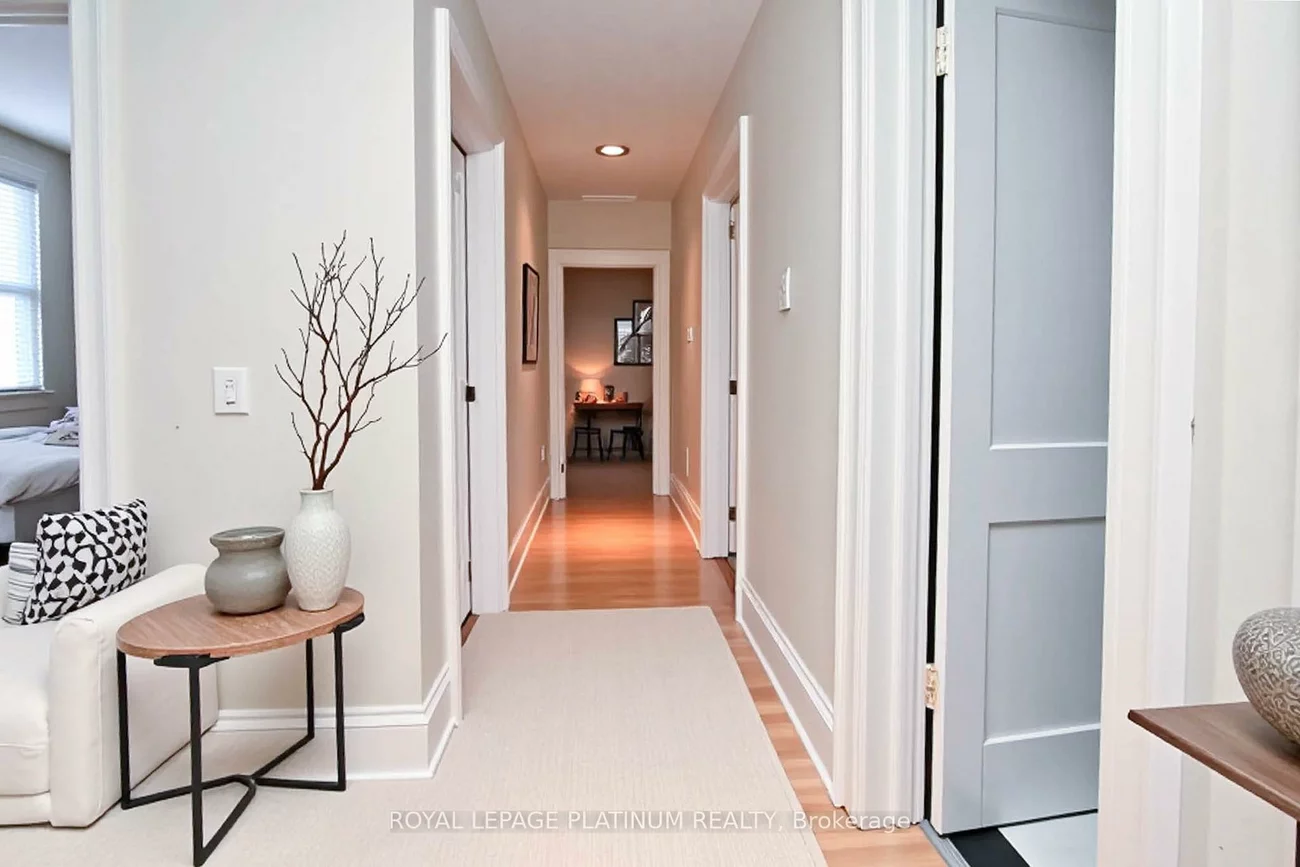 37, Dundas, Cooksville, Mississauga