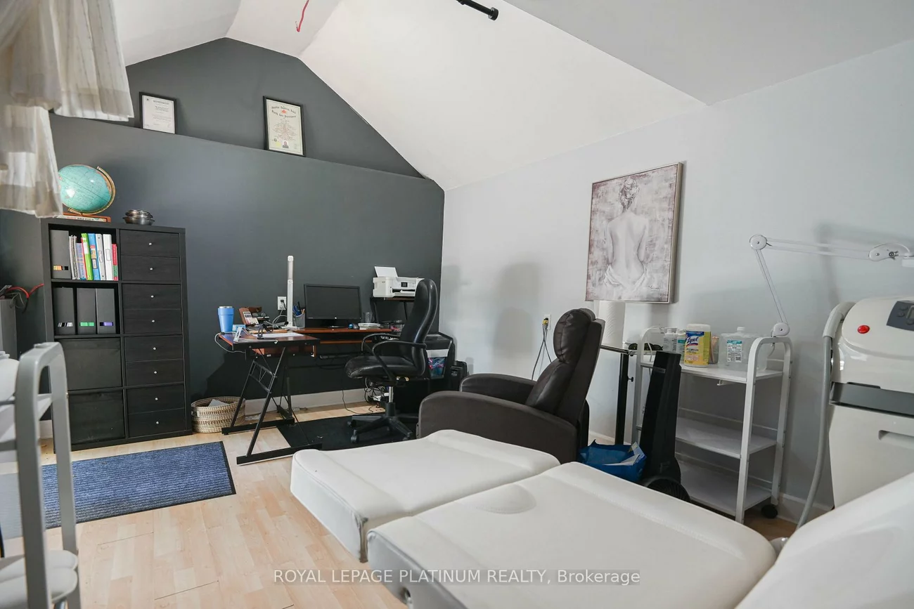 37, Dundas, Cooksville, Mississauga