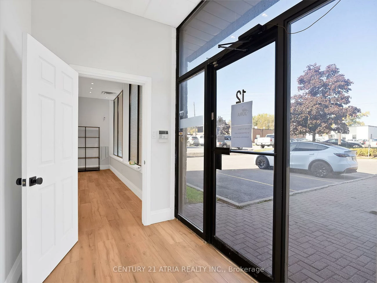 1606, Sedlescomb, Dixie, Mississauga