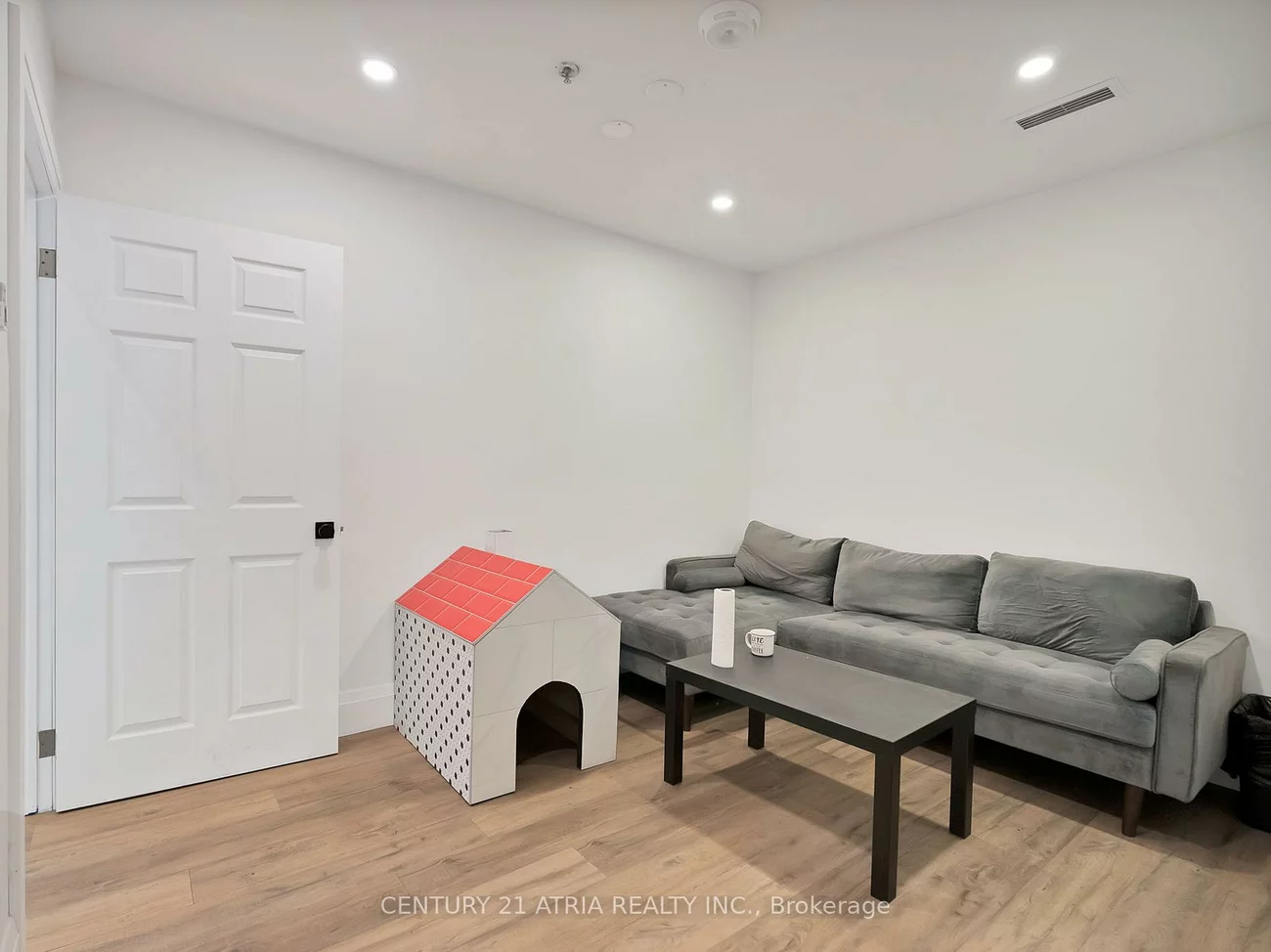 1606, Sedlescomb, Dixie, Mississauga