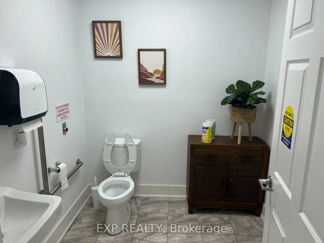 1185, Queensway, Dixie, Mississauga