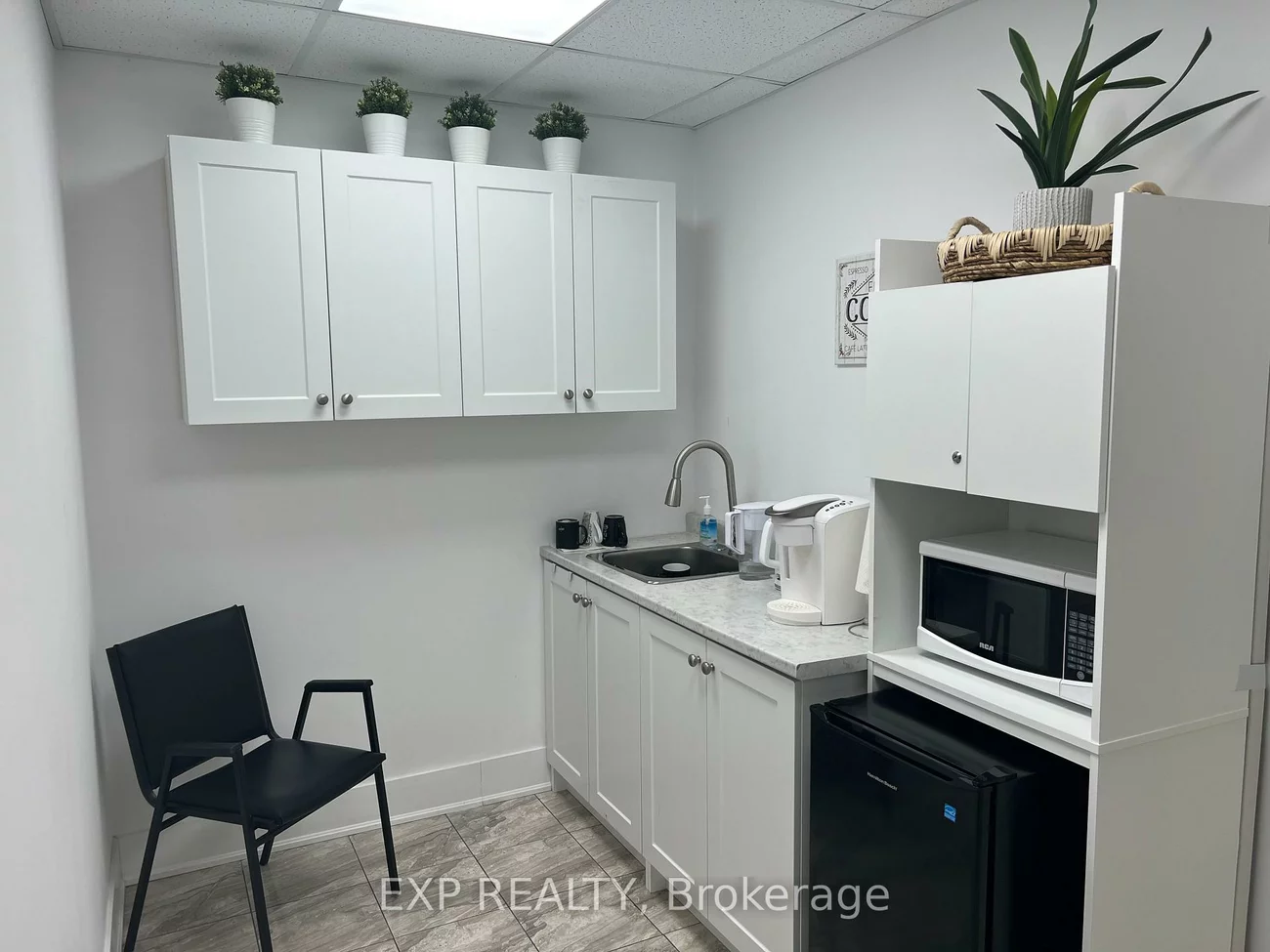 1185, Queensway, Dixie, Mississauga