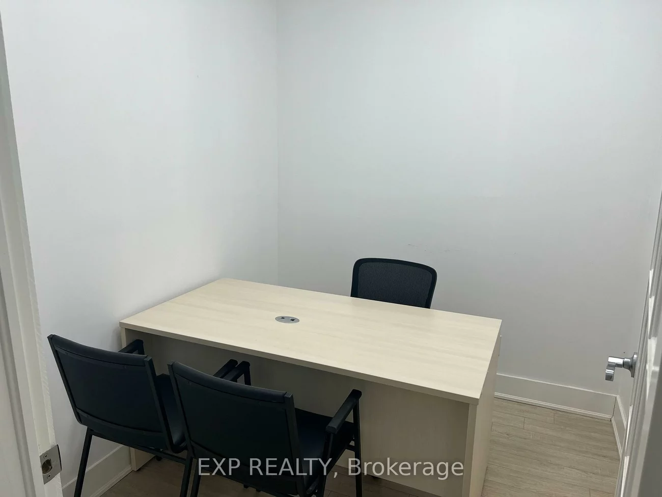 1185, Queensway, Dixie, Mississauga