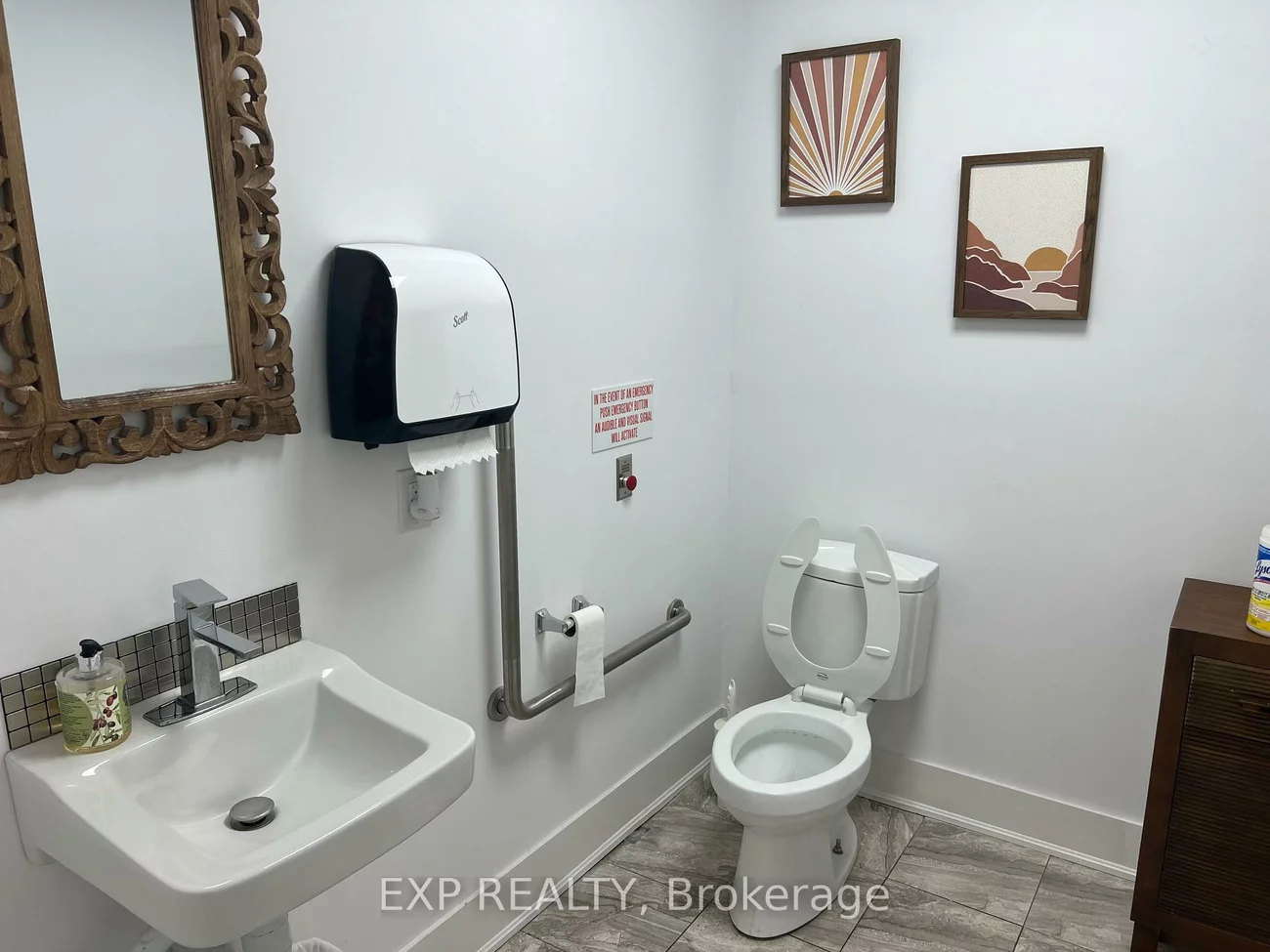 1185, Queensway, Dixie, Mississauga