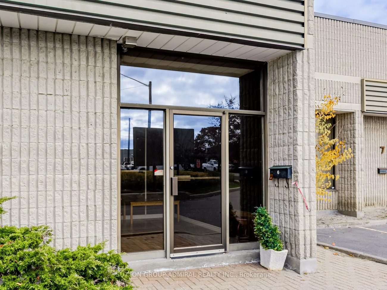 1606, Sedlescomb, Dixie, Mississauga