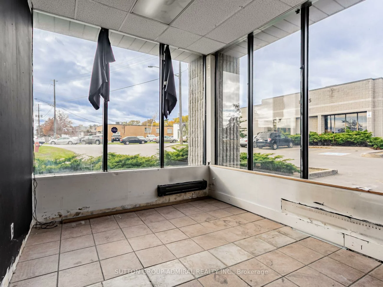 1606, Sedlescomb, Dixie, Mississauga