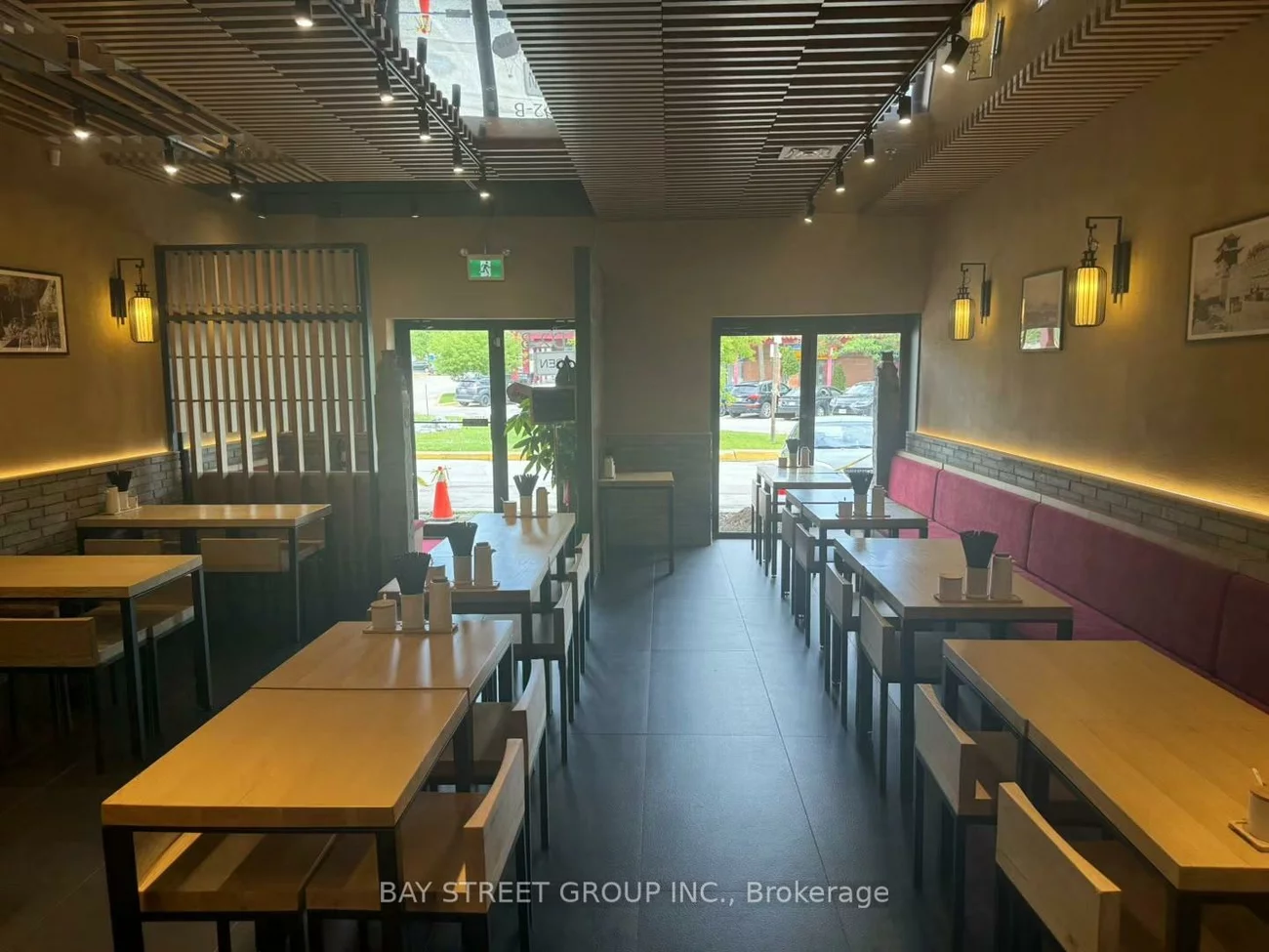 888, Dundas, Dixie, Mississauga