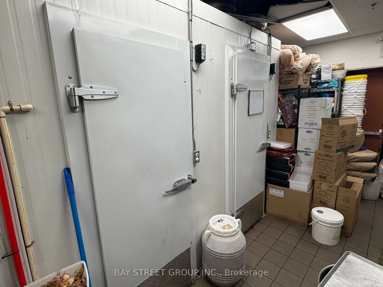 888, Dundas, Dixie, Mississauga