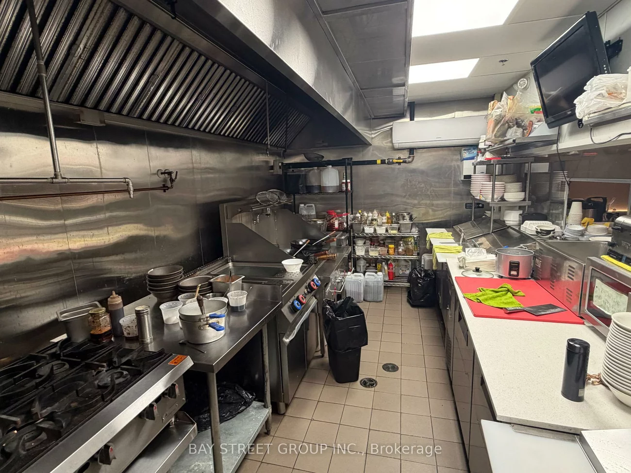 888, Dundas, Dixie, Mississauga