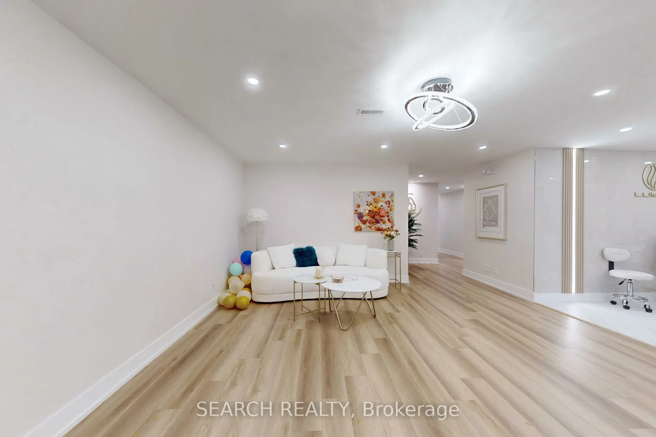 42, Village, City Centre, Mississauga