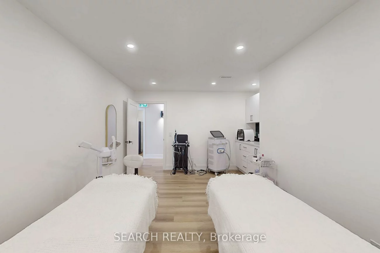 42, Village, City Centre, Mississauga