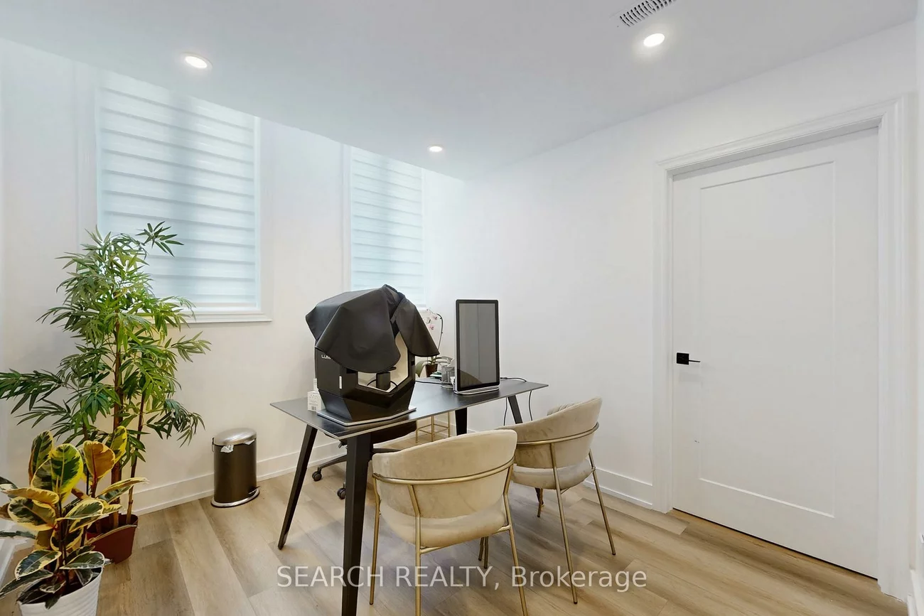 42, Village, City Centre, Mississauga