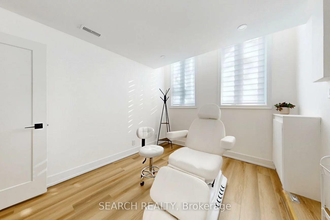 42, Village, City Centre, Mississauga