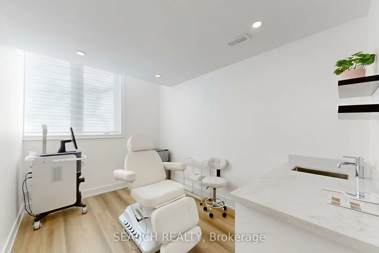 42, Village, City Centre, Mississauga