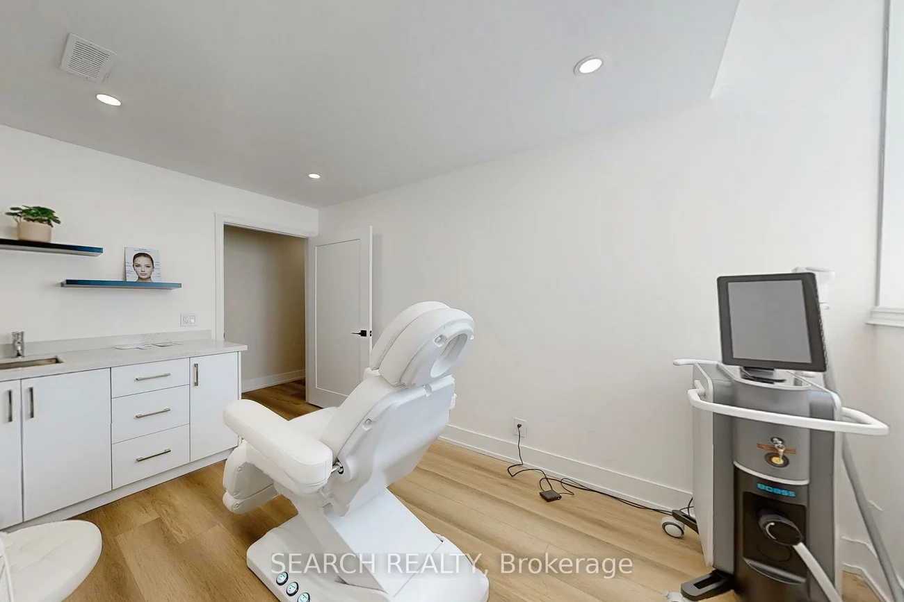 42, Village, City Centre, Mississauga